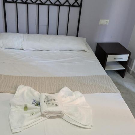 Hostal Europa Таррагона Екстер'єр фото
