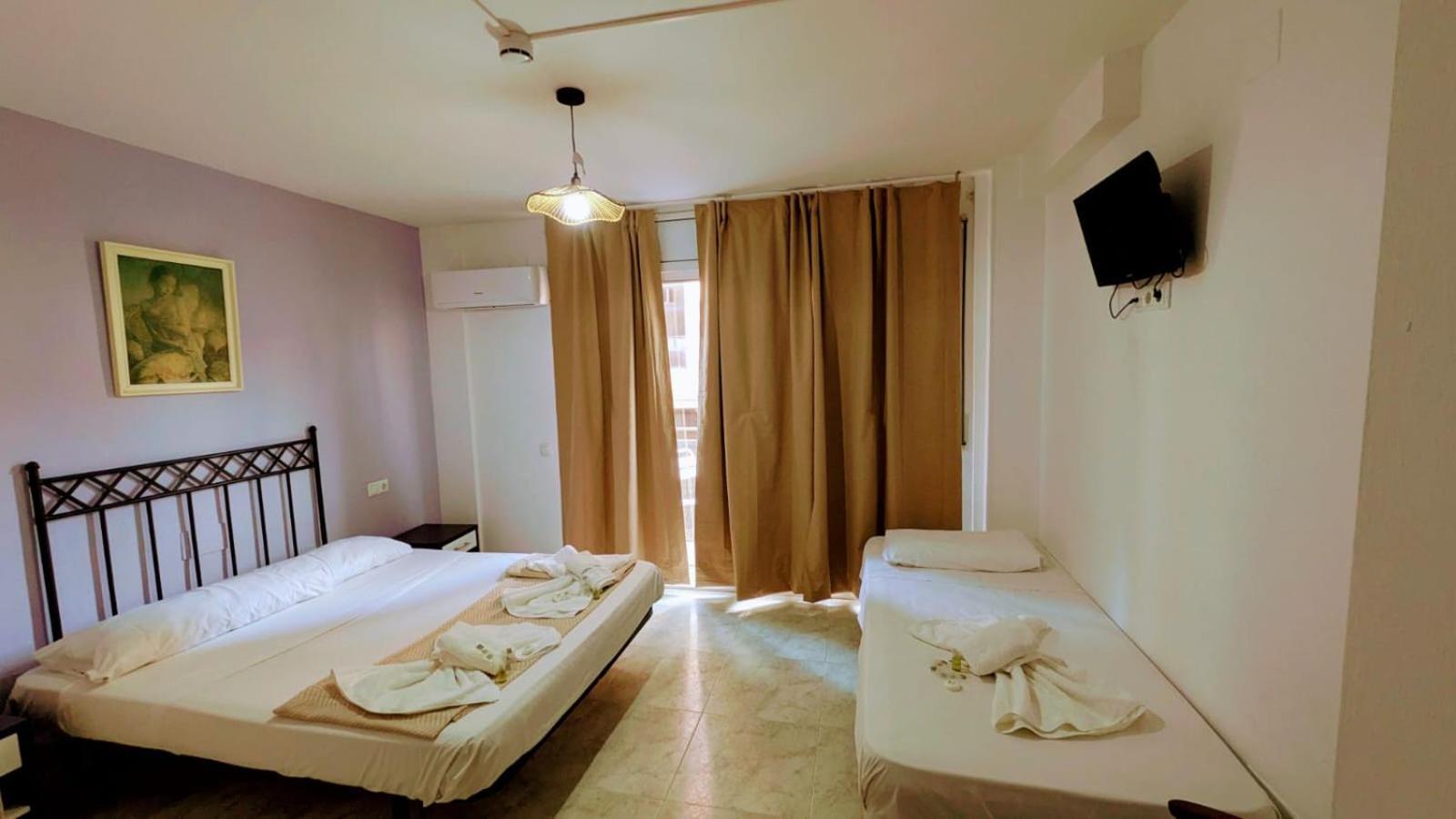 Hostal Europa Таррагона Екстер'єр фото