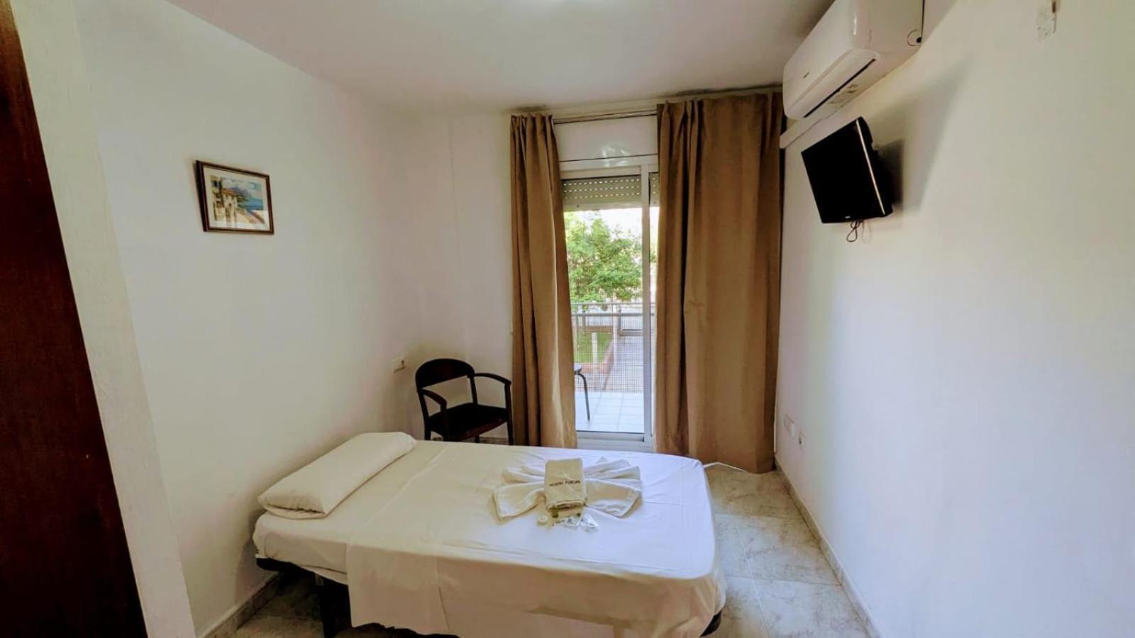 Hostal Europa Таррагона Екстер'єр фото